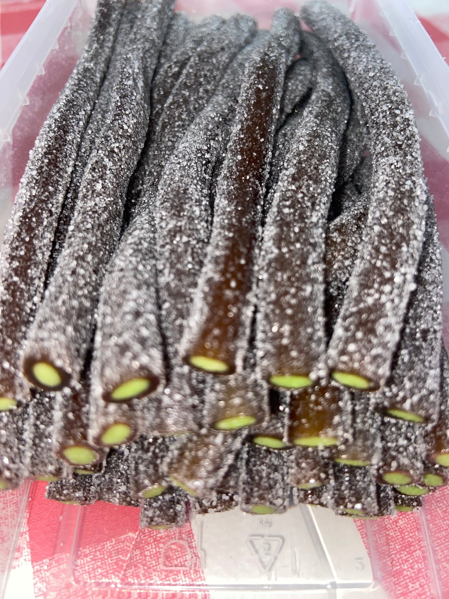 petits tubes cola sucrés